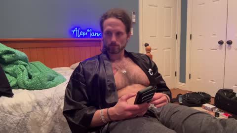 Snapshot of alexmanndickerson chatting on December 21, 2:19 am Alex Mann online show from December 21, 2:19 am