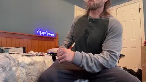 Snapshot of alexmanndickerson chatting on February 26, 4:35 pm Alex Mann online show from February 26, 4:35 pm