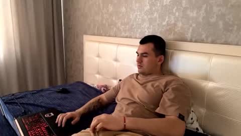 Snapshot of alexray20 chatting on March 28, 10:04 am Alex online show from March 28, 10:04 am