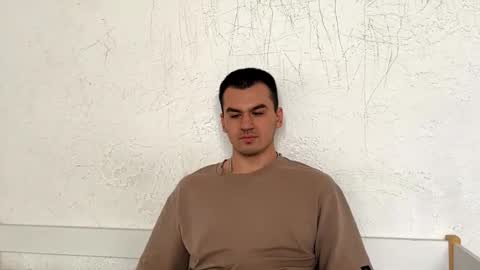 Snapshot of alexray20 chatting on April 1, 10:38 am Alex online show from April 1, 10:38 am