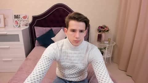 Snapshot of alexs_771 chatting on February 24, 12:26 pm Dennis online show from February 24, 12:26 pm