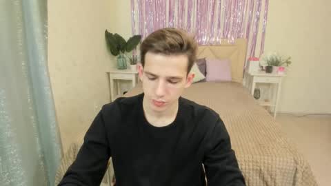 Snapshot of alexs_771 chatting on February 26, 12:25 pm Dennis online show from February 26, 12:25 pm