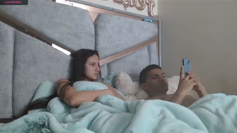 Snapshot of alexvsluisa chatting on January 17, 2:18 pm alex y luisa online show from January 17, 2:18 pm