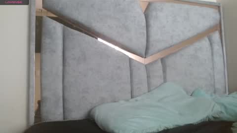 Snapshot of alexvsluisa chatting on February 3, 3:27 pm alex y luisa online show from February 3, 3:27 pm