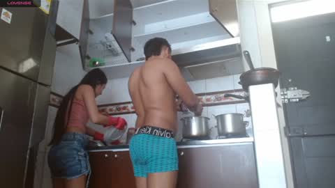 Snapshot of alexvsluisa chatting on February 7, 6:02 pm alex y luisa online show from February 7, 6:02 pm