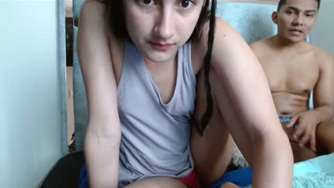 Snapshot of alexvsluisa chatting on March 2, 3:05 pm alex y luisa online show from March 2, 3:05 pm