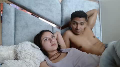 Snapshot of alexvsluisa chatting on March 12, 6:22 pm alex y luisa online show from March 12, 6:22 pm