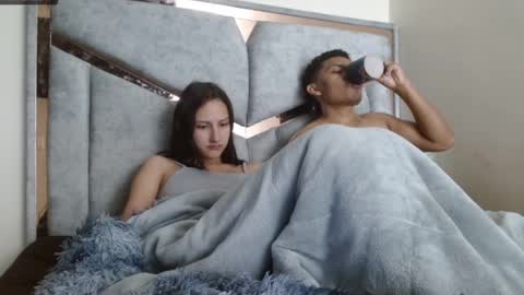 Snapshot of alexvsluisa chatting on September 18, 5:15 pm alex y luisa online show from September 18, 5:15 pm