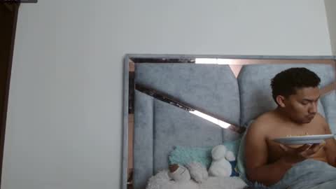 Snapshot of alexvsluisa chatting on September 25, 3:38 pm alex y luisa online show from September 25, 3:38 pm