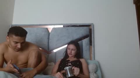 Snapshot of alexvsluisa chatting on October 28, 4:09 pm alex y luisa online show from October 28, 4:09 pm