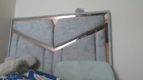 alex y luisa online show from December 15, 1:48 pm