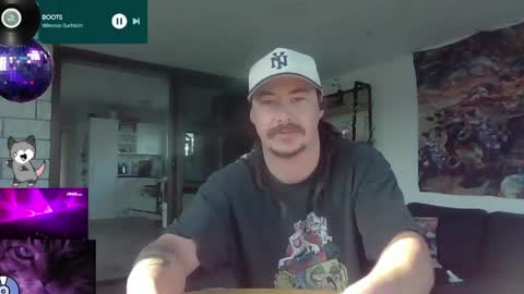 Alex online show from May 1, 11:42 pm