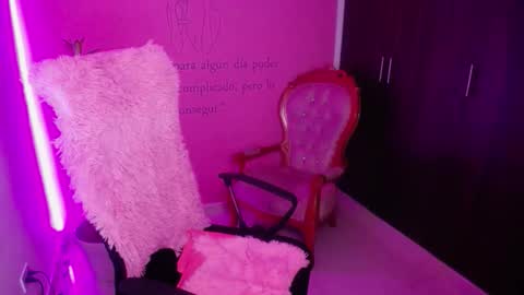 Snapshot of alexxa_1111 chatting on October 8, 10:07 pm alexxa_1111 online show from October 8, 10:07 pm