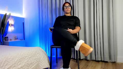 aleya_black online show from June 17, 12:57 am