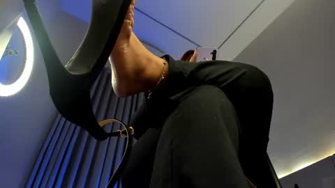 aleya_black online show from June 25, 5:12 am