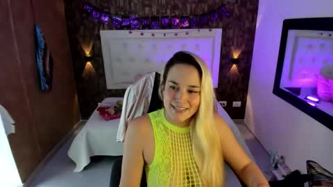 alezzafox__ online show from October 13, 6:52 pm