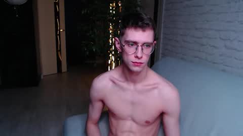 Alfie online show from October 22, 4:40 pm