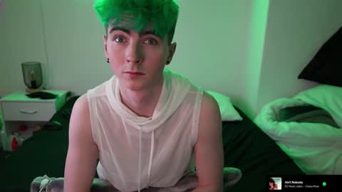 Snapshot of alfiegreenxxx chatting on January 29, 11:14 pm Alfie Green online show from January 29, 11:14 pm