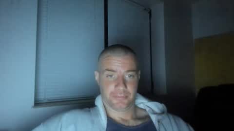 alfiesolomons87 online show from May 12, 8:17 pm