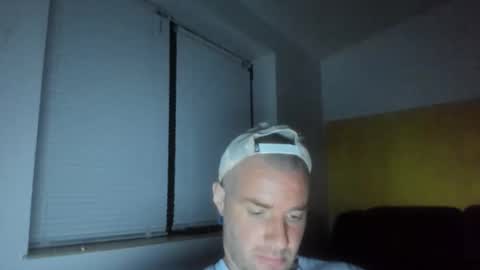 alfiesolomons87 online show from May 14, 7:42 pm