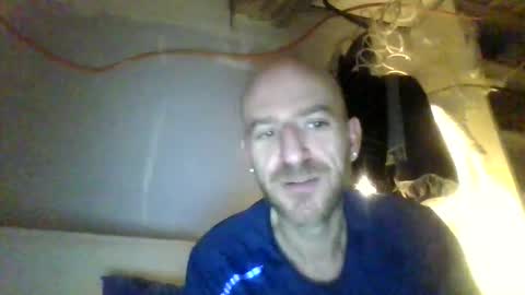 Snapshot of alfred151 chatting on April 11, 6:01 pm Edgarrrdd1021 online show from April 11, 6:01 pm