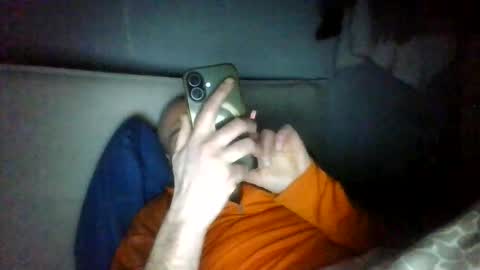 Snapshot of alfred151 chatting on April 14, 6:14 pm Edgarrrdd1021 online show from April 14, 6:14 pm
