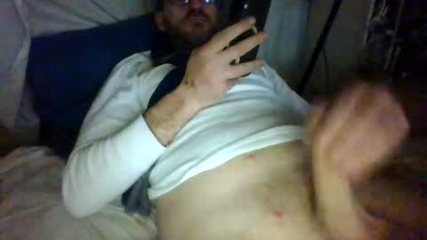 Snapshot of alfred151 chatting on May 17, 7:28 am Edgarrrdd1021 online show from May 17, 7:28 am
