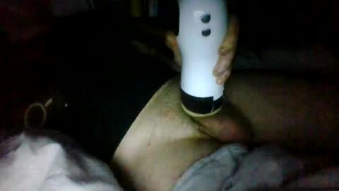Snapshot of alfred151 chatting on June 23, 5:16 am Edgarrrdd1021 online show from June 23, 5:16 am