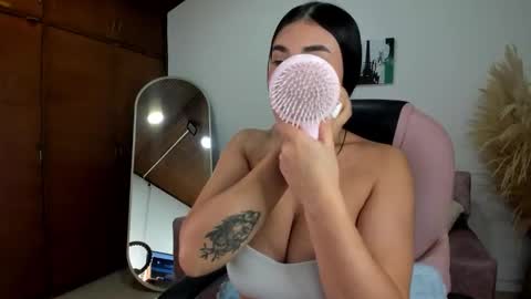 Snapshot of alheli_16 chatting on February 24, 12:25 pm Alheli online show from February 24, 12:25 pm