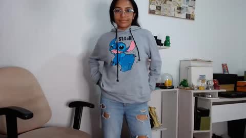 Alia  online show from May 8, 3:06 pm