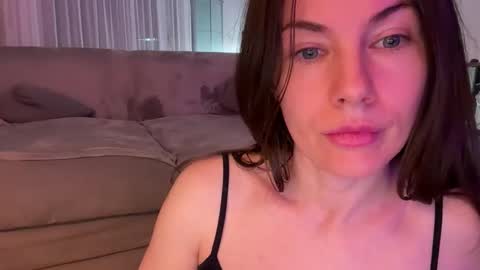 alice0nd online show from April 28, 10:15 pm