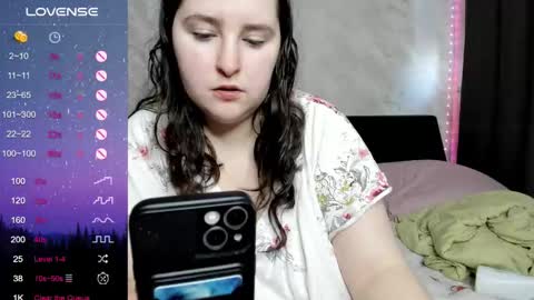 Snapshot of alice_allens chatting on October 1, 12:11 pm Alice online show from October 1, 12:11 pm