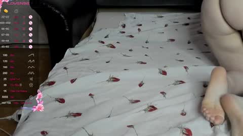 Snapshot of alice_allens chatting on December 21, 10:11 am Alice online show from December 21, 10:11 am