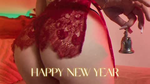 Snapshot of alice_bess chatting on December 21, 1:10 pm Alice.....Welcome to my room Lets get to know each other better and have an unforgettable time online show from December 21, 1:10 pm