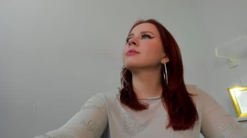 Snapshot of alice_bess chatting on December 30, 2:19 pm Alice.....Welcome to my room Lets get to know each other better and have an unforgettable time online show from December 30, 2:19 pm