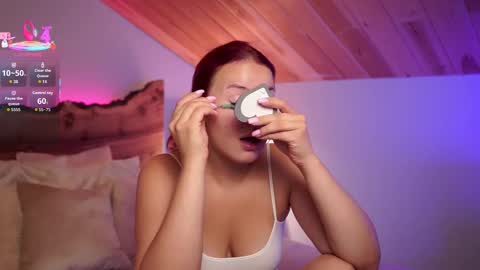 Snapshot of alice_bess chatting on September 11, 10:59 am Alice.....Welcome to my room Lets get to know each other better and have an unforgettable time online show from September 11, 10:59 am