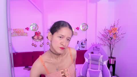 Snapshot of alice_candace chatting on December 26, 12:16 pm Alice online show from December 26, 12:16 pm