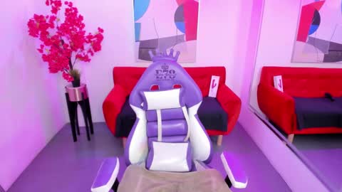 Snapshot of alice_candace chatting on February 20, 3:19 pm Alice online show from February 20, 3:19 pm