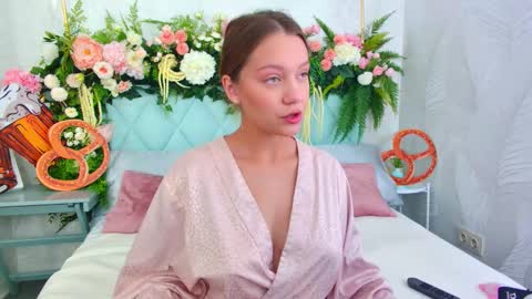 Alice in Wonderland  online show from September 27, 6:18 am