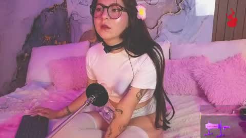 Mey online show from May 15, 3:19 pm