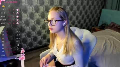 Alice online show from December 27, 11:31 pm