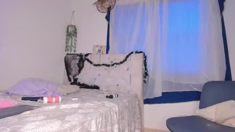 ALICE    Alice guzman online show from October 30, 9:15 pm