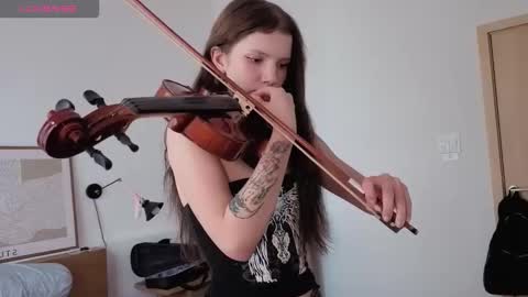 Snapshot of alice_hetfield chatting on February 11, 7:02 am My name is Alice find out about me in the Fansly online show from February 11, 7:02 am