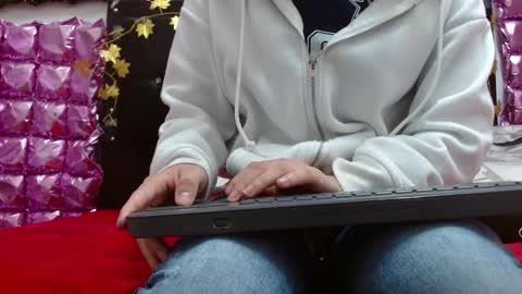 Snapshot of alice_magnus chatting on September 28, 12:32 pm alice online show from September 28, 12:32 pm