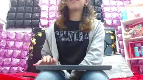 Snapshot of alice_magnus chatting on October 10, 12:15 pm alice online show from October 10, 12:15 pm