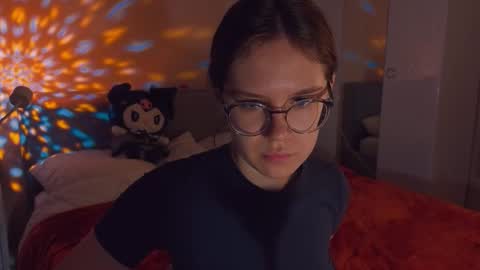 Snapshot of alice_miiiller chatting on September 21, 1:51 am Alice online show from September 21, 1:51 am