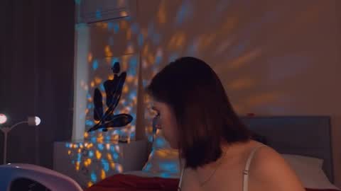 Snapshot of alice_miiiller chatting on September 24, 9:45 am Alice online show from September 24, 9:45 am