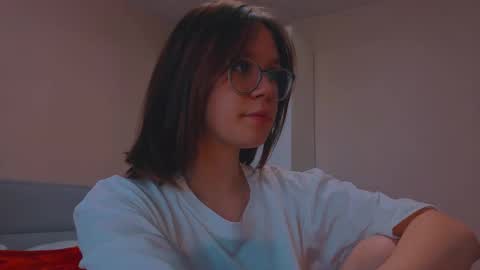 Snapshot of alice_miiiller chatting on October 1, 8:31 am Alice online show from October 1, 8:31 am