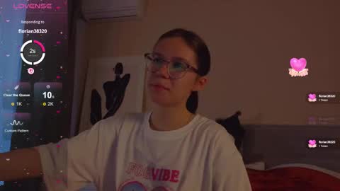 Snapshot of alice_miiiller chatting on October 2, 4:52 am Alice online show from October 2, 4:52 am