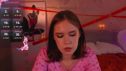 Snapshot of alice_miiiller chatting on October 22, 6:40 pm Alice online show from October 22, 6:40 pm